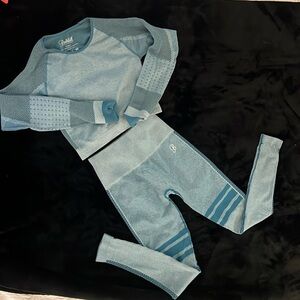 Bombshell long sleeve crop and legging set with mesh in teal top & pants XS/S
